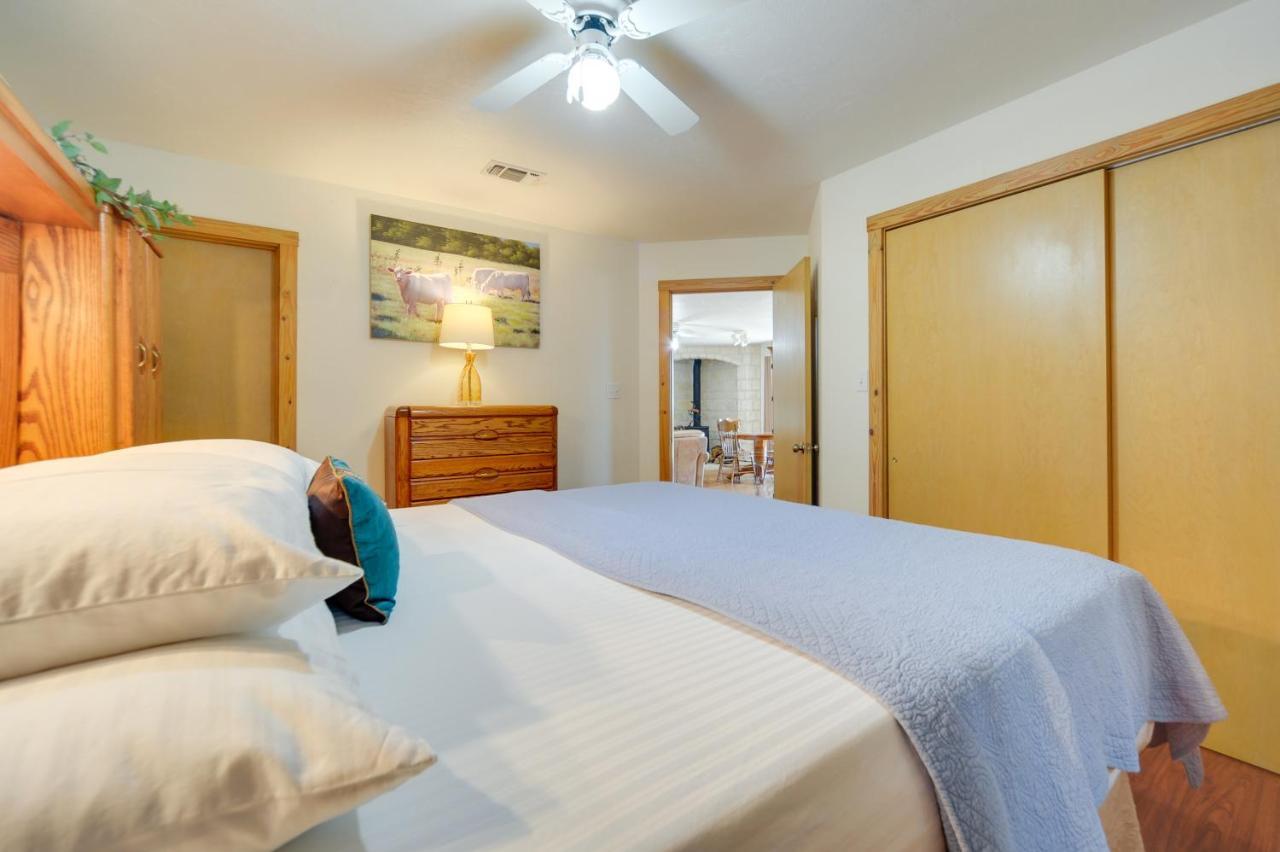 Fredericksburg Retreat With Private Hot Tub And Patio! Villa Exterior photo